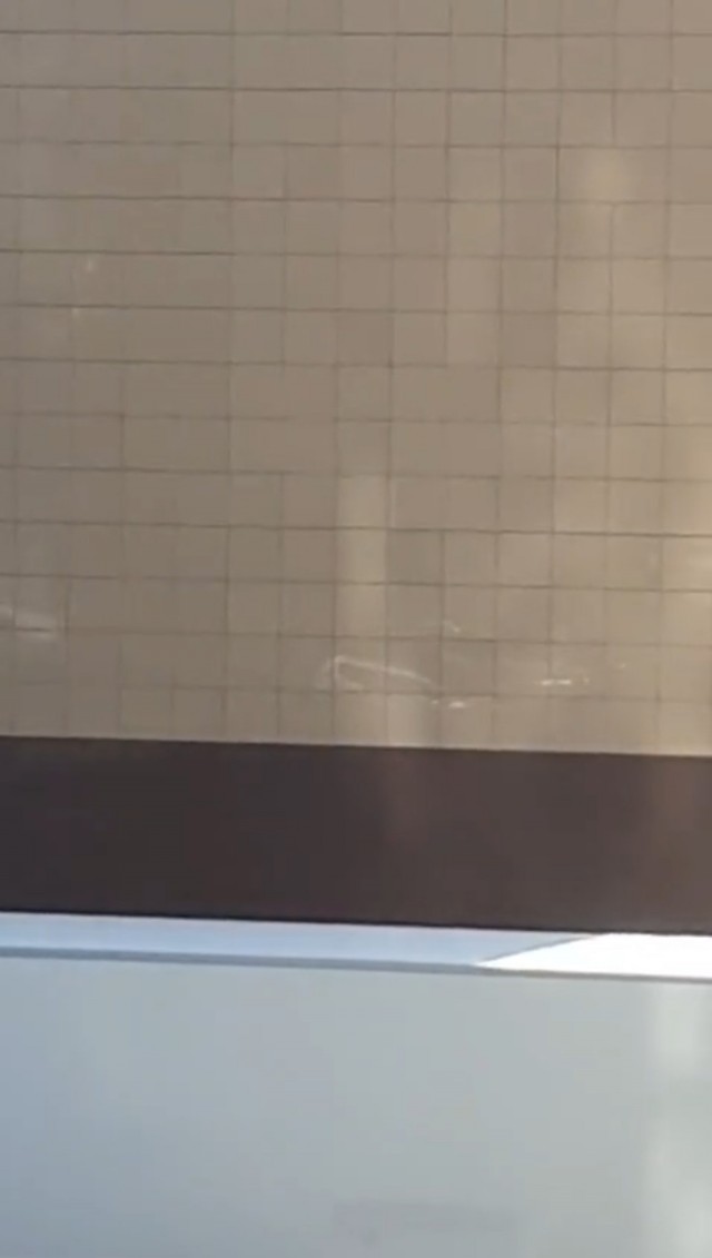 Грузовой монстр устроил погром в жилом дворе