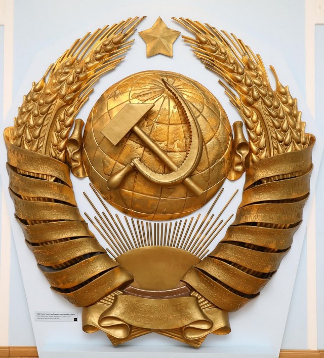 Парни из Китая создали летающую лодку из пенопласта и фанеры