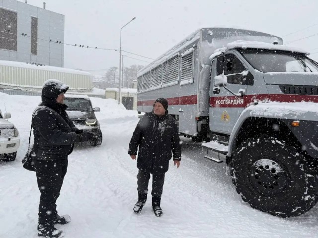 На Камчатке людей перевозит росгвардия