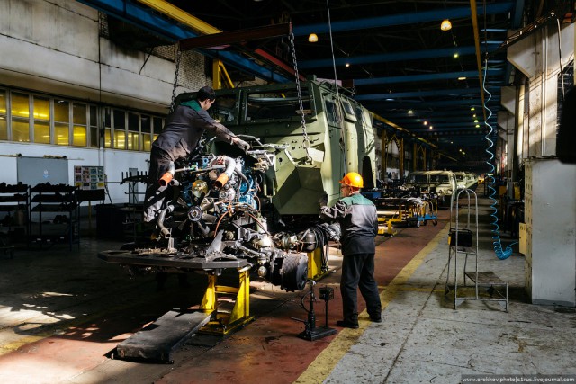 Как делают БТР? Экскурсия на Арзамасский машиностроительный завод