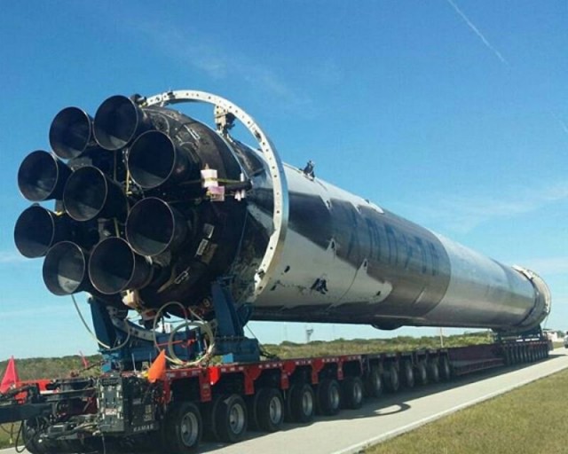 Обычная перевозка обычной ракеты, ничего экстраординарного