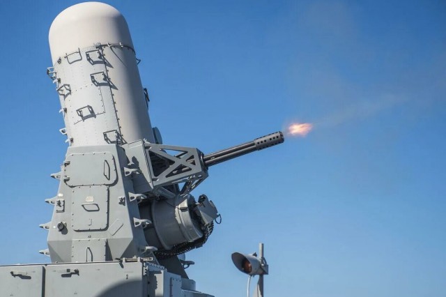 США направили к Ирану ракетный эсминец нового типа USS Delbert D