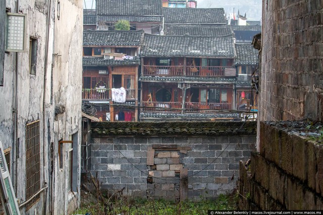 Пора завязывать с туристическими городами…