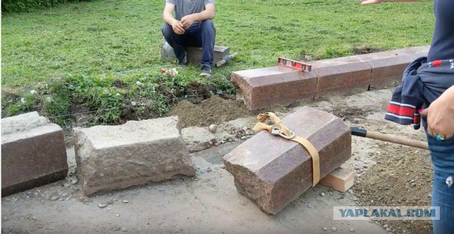 Собянин продолжает зажигать. На этот раз переоделся в медведя