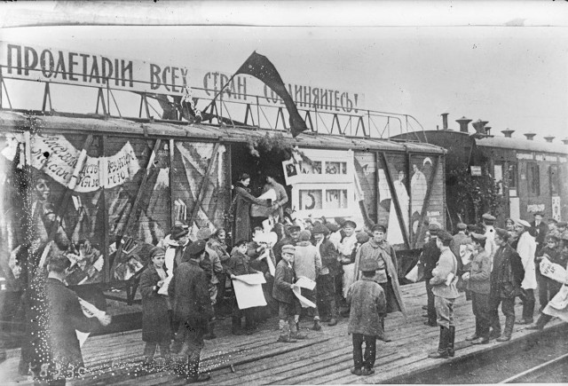 История в фотографиях
