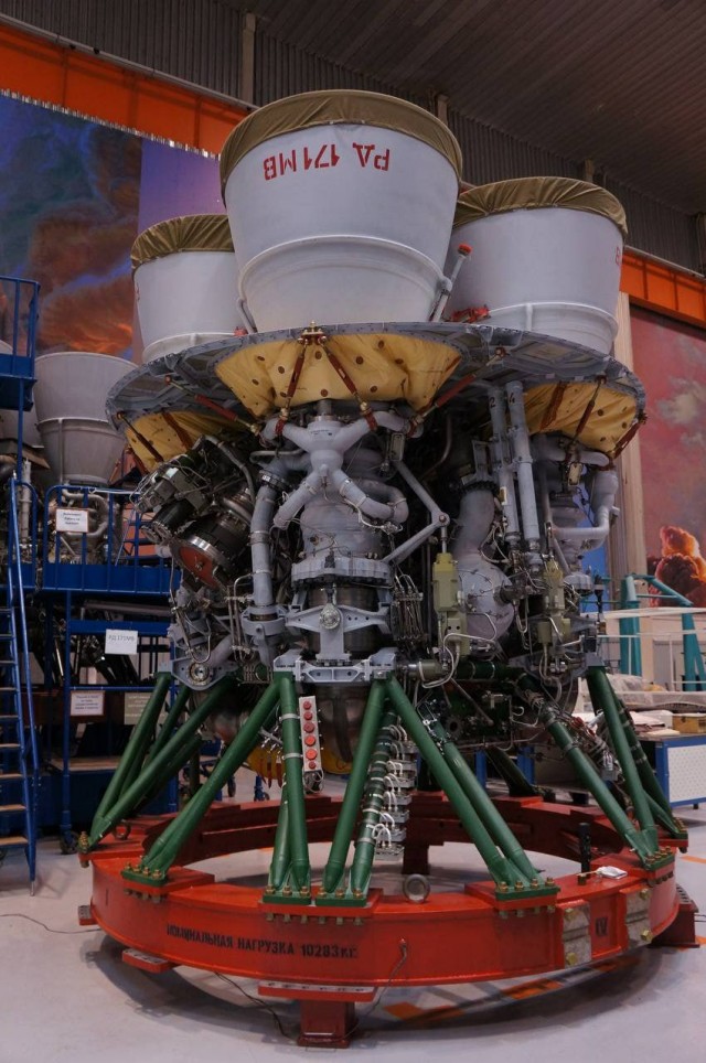 "Роскосмос" создал первый образец самого мощного ракетного двигателя на планете