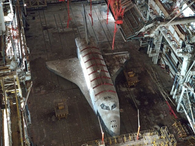 На Байконуре задержали троих туристов из Испании. Они хотели взглянуть на легендарный «Буран»