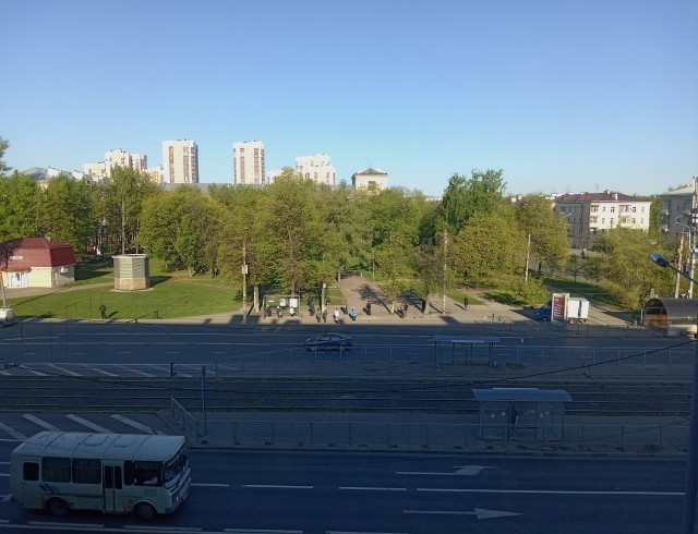 Это май баловник, это май чародей...