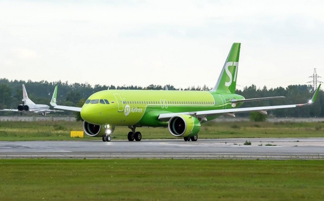 Пассажир S7 втихую залез в багажный отсек Airbus A321 в Домодедово, так как опоздал на свой рейс, но очень хотел улететь