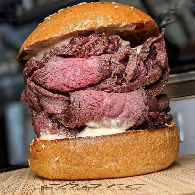 Хирург устроил фотосессию ануса россиянки под наркозом