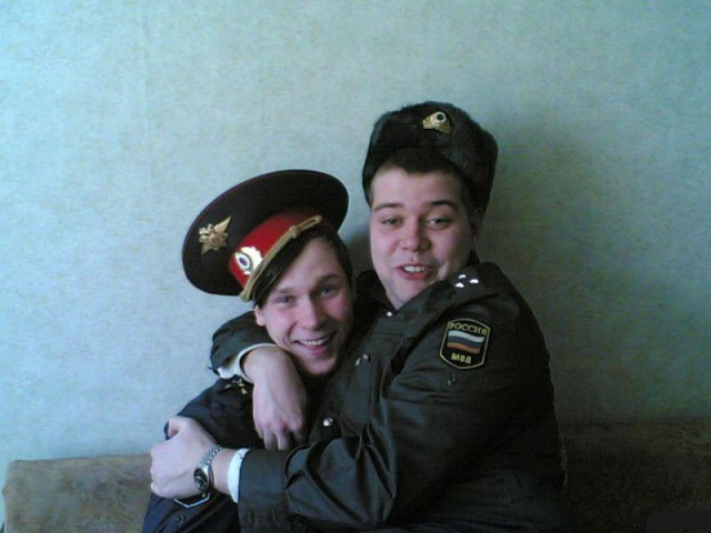 Фото полиции карлик