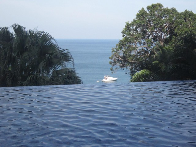 16 Бассейнов без границ