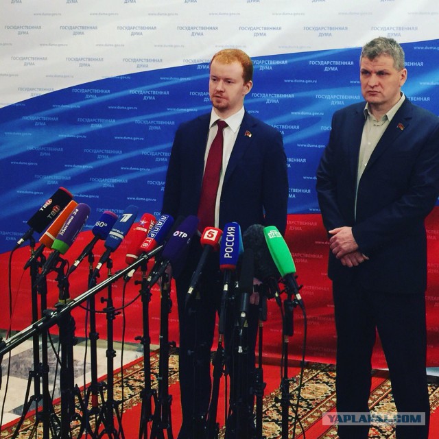 КПРФ потребует расследования фактов из фильма Навального про Медведева