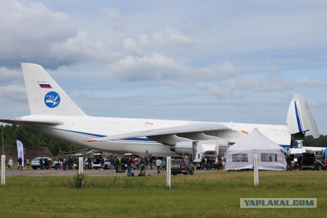 Самолет АН124 "Волга-Днепр" Антонов в Лондоне. Посадка. Взлет