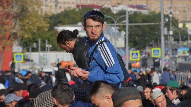 "Я запомнил ваши лица": Таксист-мигрант пообещал жестоко отомстить русским
