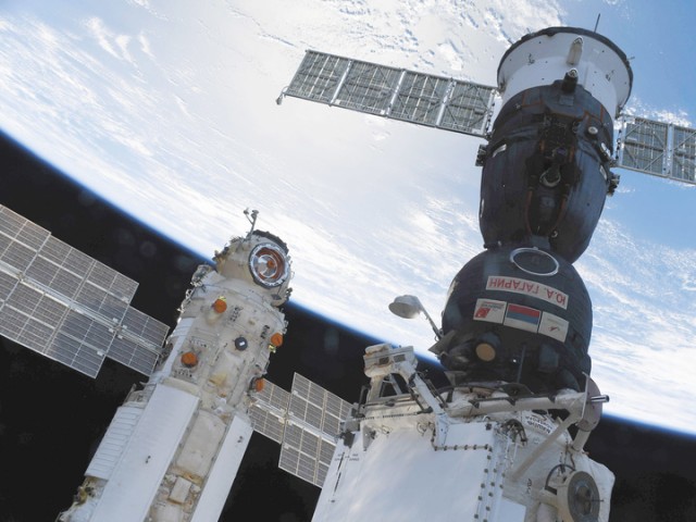 Космос, гниющий изнутри: Россия сходит с орбиты