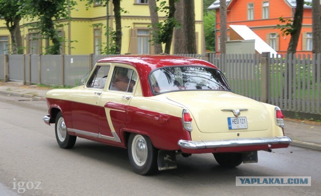 Какой автомобиль из 1990х-2000х вы бы хотели бы возродить под маркой "Москвич"