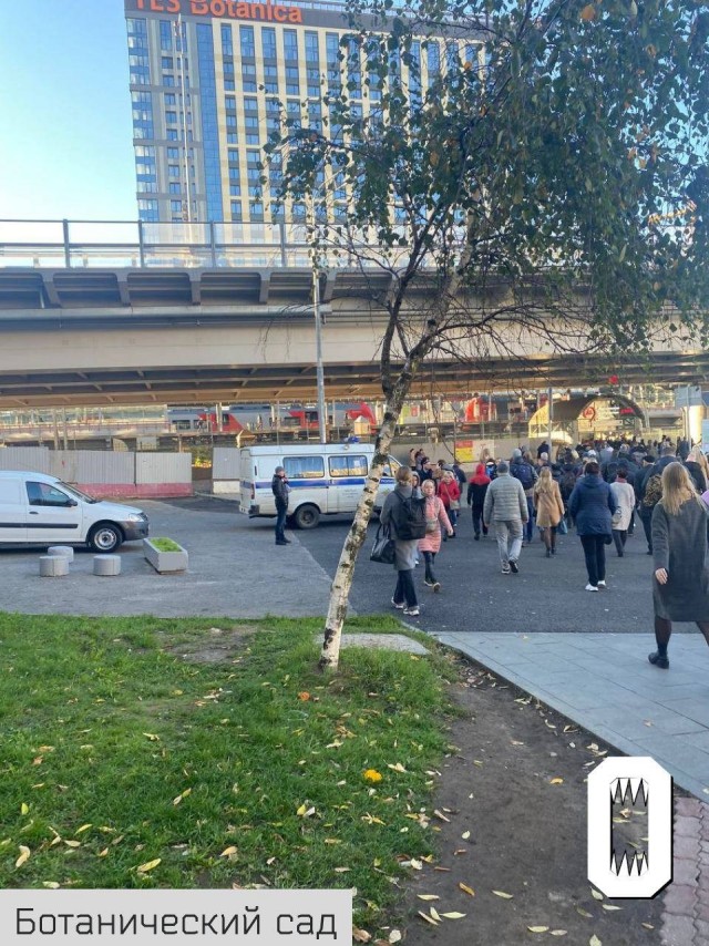 В Москве зафиксированы  “повесточные облавы” у станций метро.