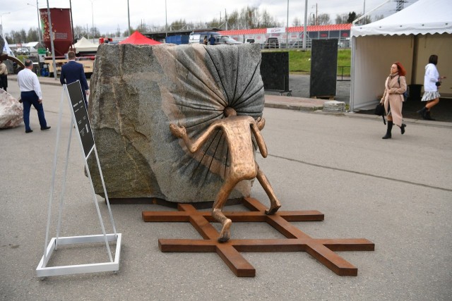 В Белгороде жительница пожаловалась на скульптуру, которая мешает «возрождению русской цивилизации»