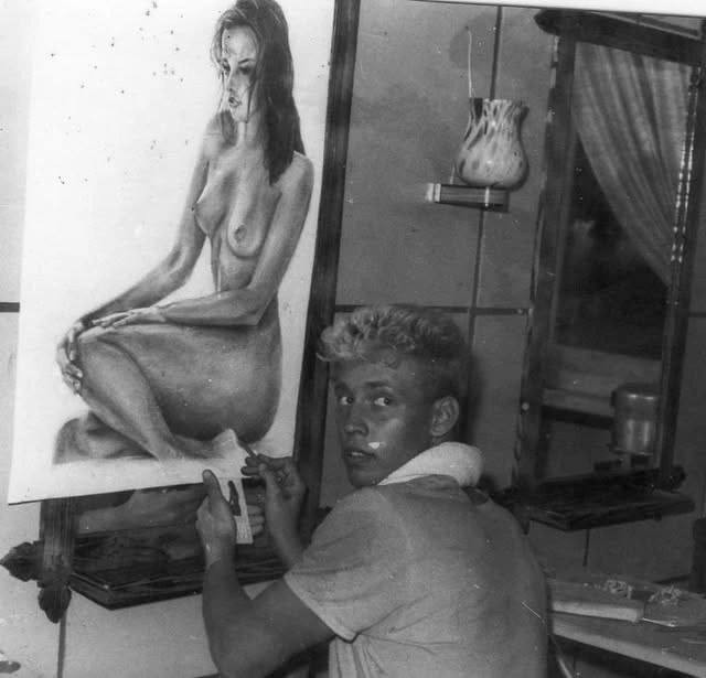 Тарзан поделился творческим ретро-фото