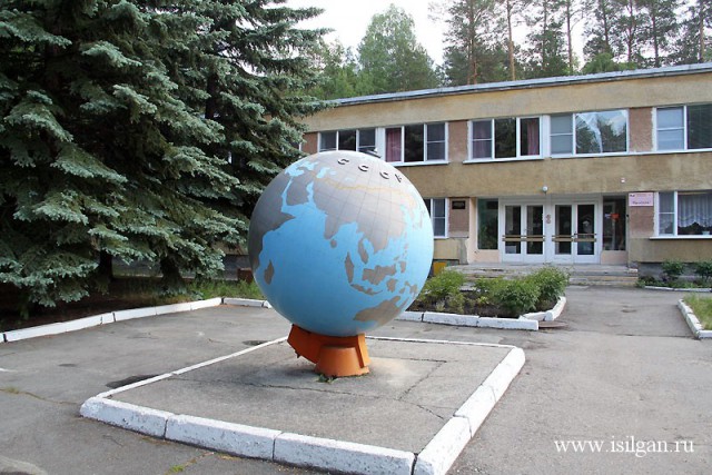 Дарите детям самолёты!