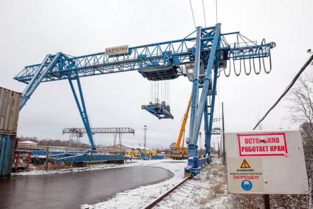 Транспортировка корпуса ядерного реактора через Великий Новгород