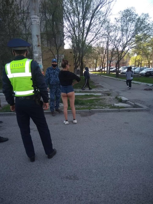 На кыргызском он говорит. Сначала на русском мне нормально объясни, потом буду говорить
