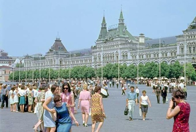 Люди поделились ностальгическими фото, на которых запечатлен кусочек из их детства