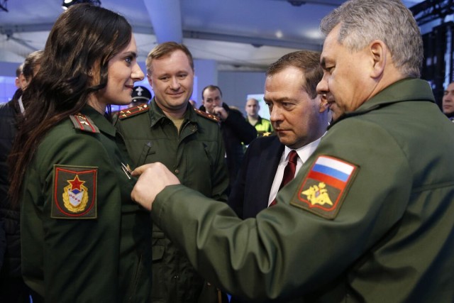 «Двуличная тварь»: народ набросился на Елену Исинбаеву из-за переезда в Испанию