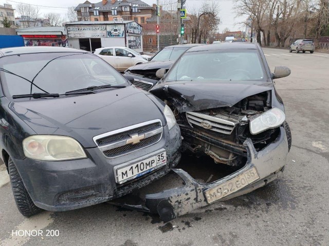 Собрал расходы на троих.