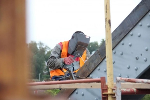 ВЦИОМ: 7 из 10 россиян считают труд рабочего престижным