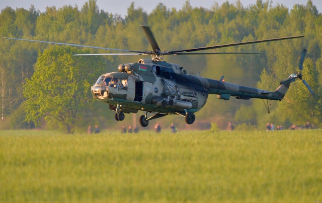 На трассу М4 садятся боевые самолеты