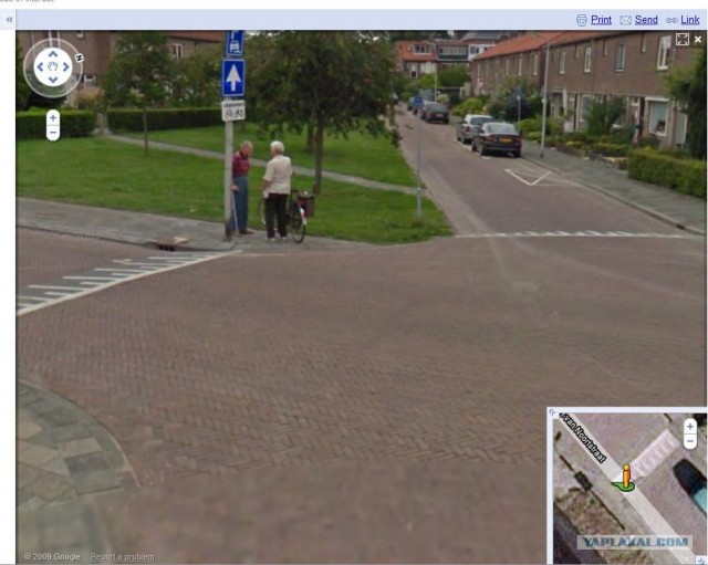 Google Street и бабушка