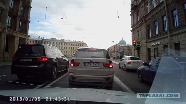 Автохам на встречке в Петербурге