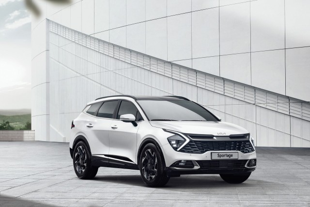 Kia Sportage в новом поколении получил замысловатый экстерьер