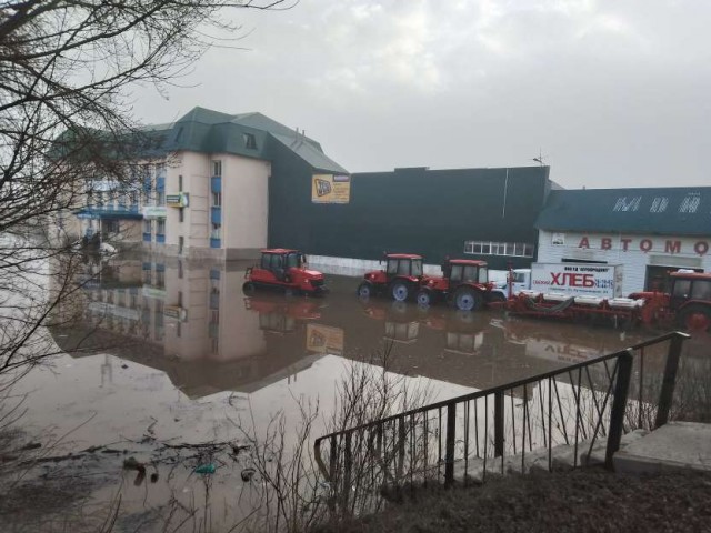 В Оренбурге уровень воды в реке Урал вырос до 872 сантиметров