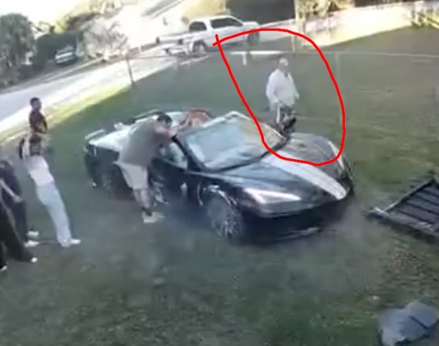 ДТП Corvette врезается в дом