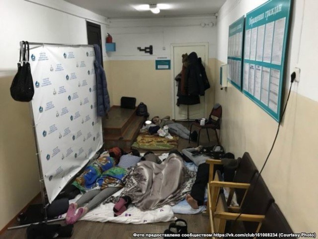 В Туве задержали сирот, которые пришли ночевать в агентство по делам семьи из-за отказа предоставить им жильё