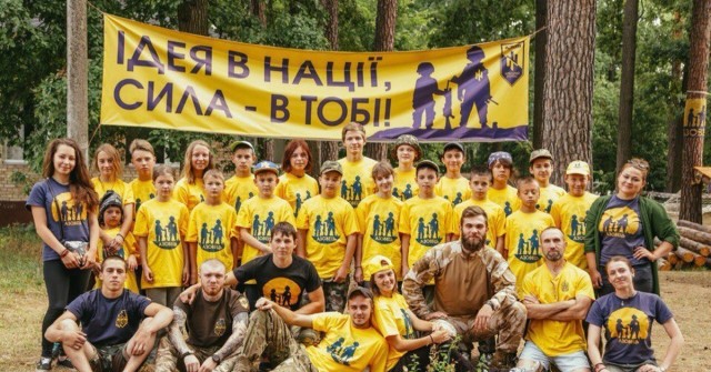 Школа где перед детьми выступил сотрудник ЧВК Вагнер удалила со своего сайта информацию и фотографию о том самом уроке .
