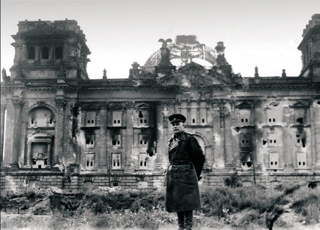 Фотографии связанных с историей Красной и Советской Армии.