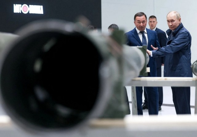 *БАЯН*"Тревожно": Российские бизнес-элиты переводят миллиарды долларов за рубеж