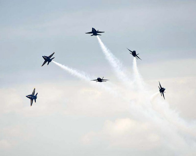 Шоу пилотажной группы Blue Angels