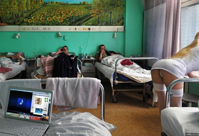 Таню и Олю мы лечили втроём. Девочки лечились охотно, и выздоравливать не желали