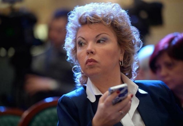 Что стало с депутатом от "ЕР" Еленой Ямпольской, которая назвала пенсионеров лентяями и нытиками?
