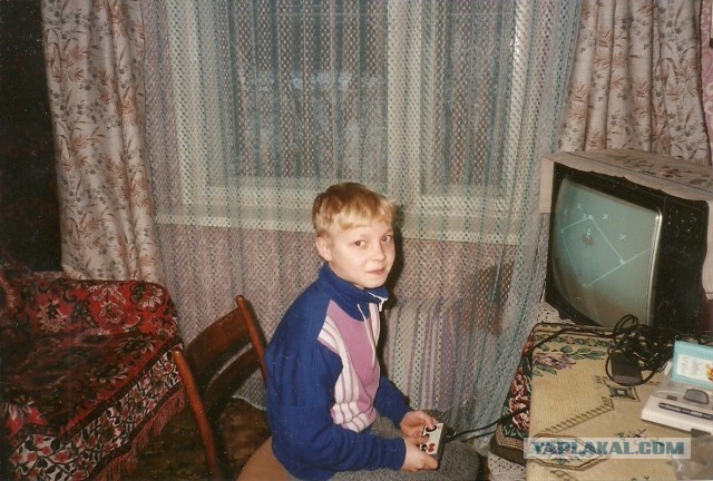 Домашняя игровая атмосфера 90-х