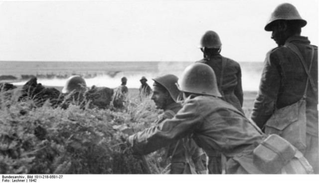1942 год в 60 фотографиях