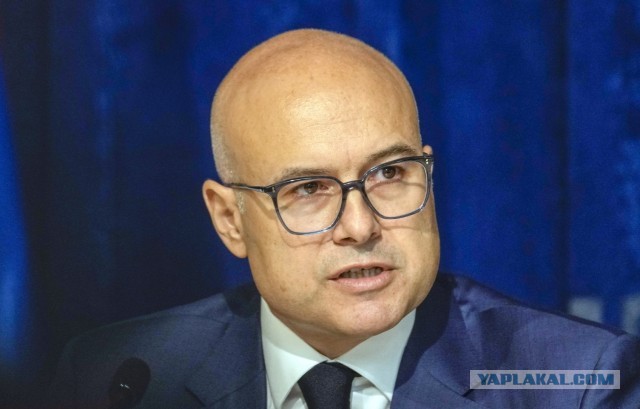 Ну вот и еще одних под нож пустили. Премьер Сербии Вучевич подал в отставку.