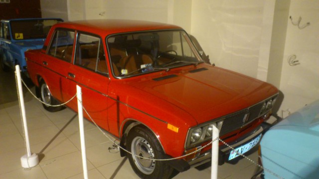 Музей ретро-автомобилей.