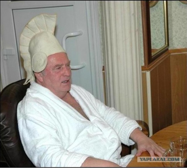 Надо же, чуть не уронил!