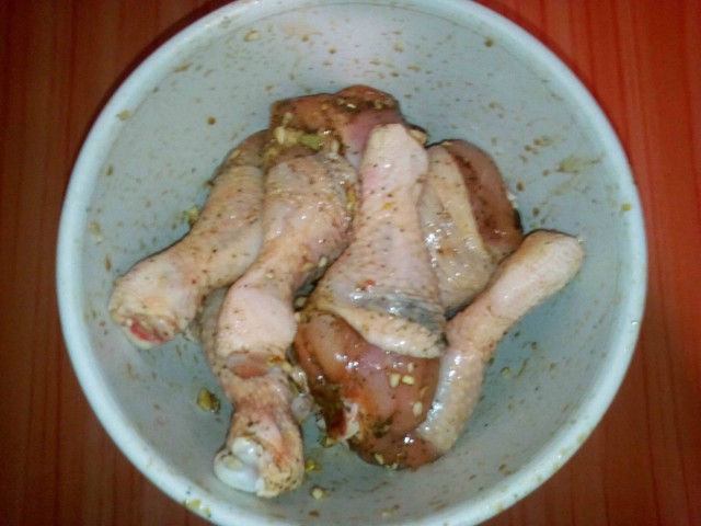 Куриная голень горячего копчения. С картошкой.